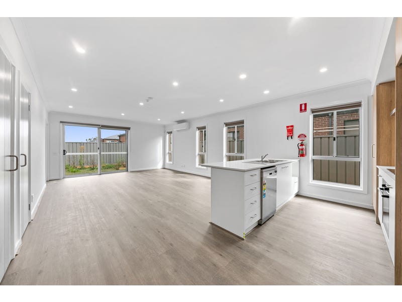 6 Webb Road — photo 4