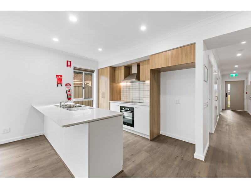 6 Webb Road — photo 2