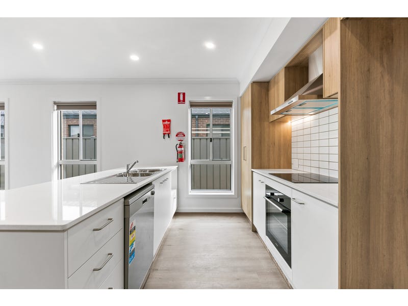 6 Webb Road — photo 2
