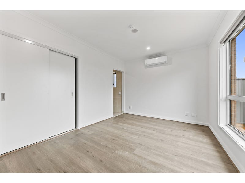 6 Webb Road — photo 4