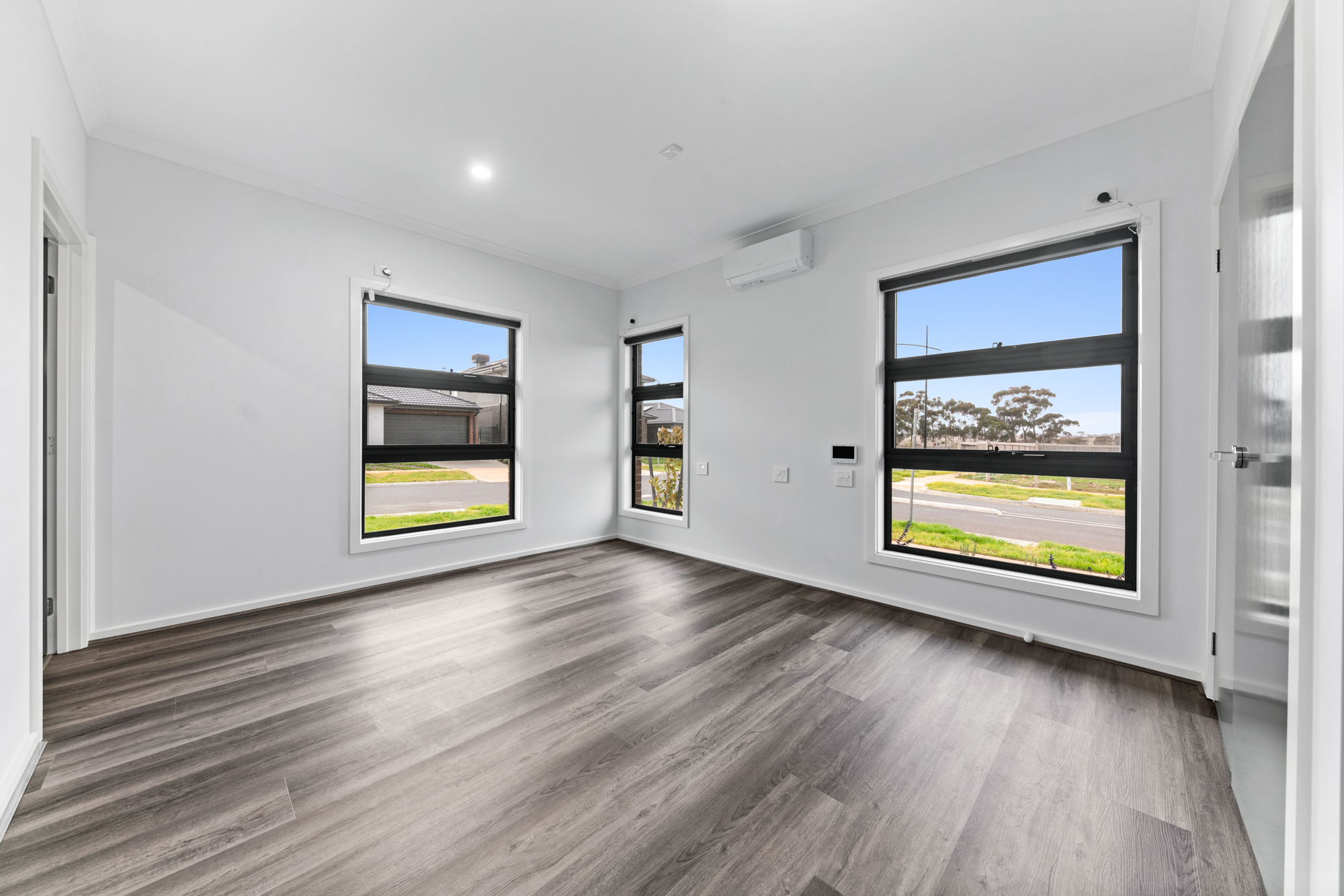 11 Exmoor Street — photo 4